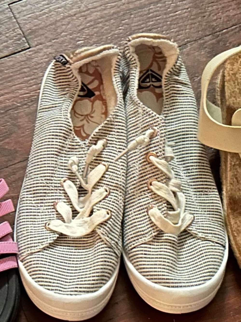 Roxy Women's Cream and Black Striped Slip-On Sneakers
